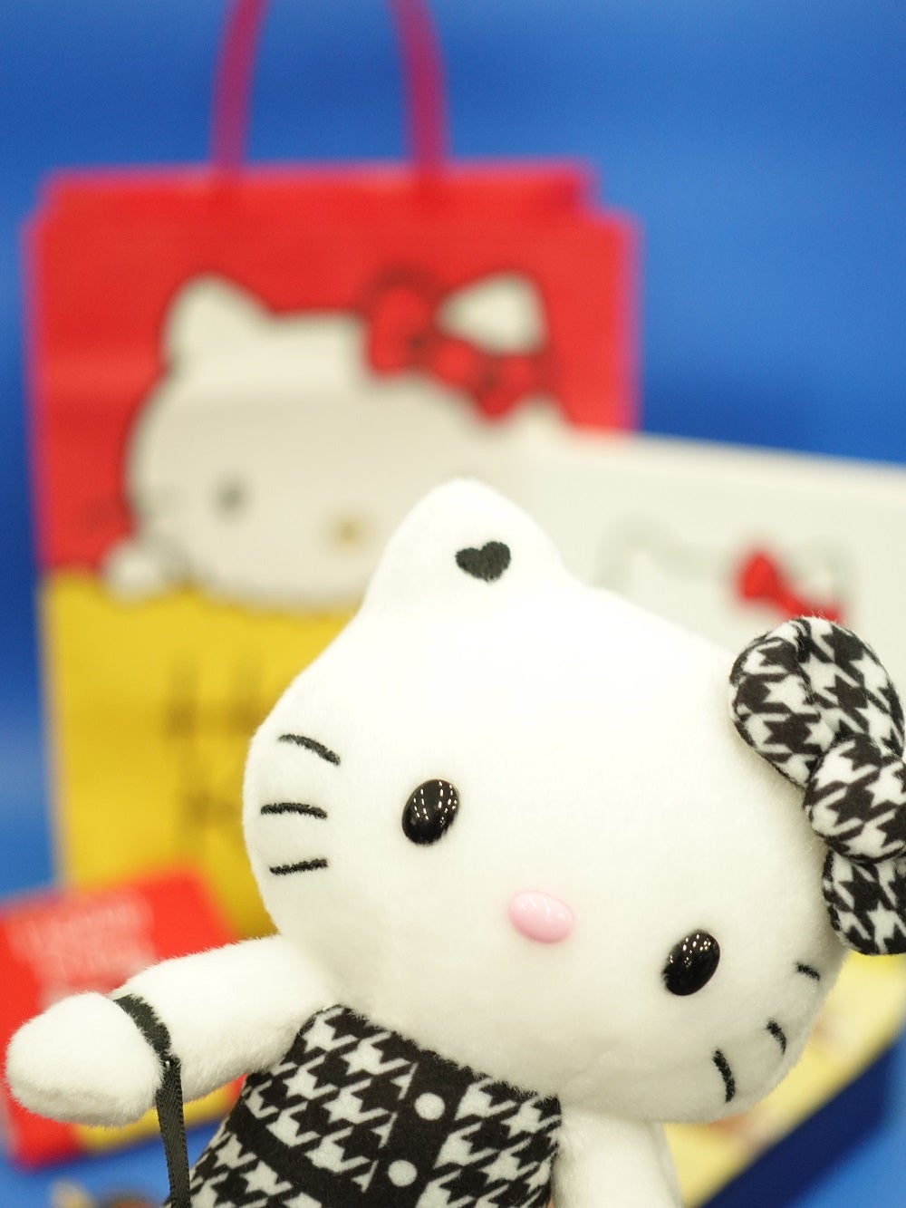 グッズ開封】キティちゃんの”カワイイ”で満たされる！「Hello Kitty展