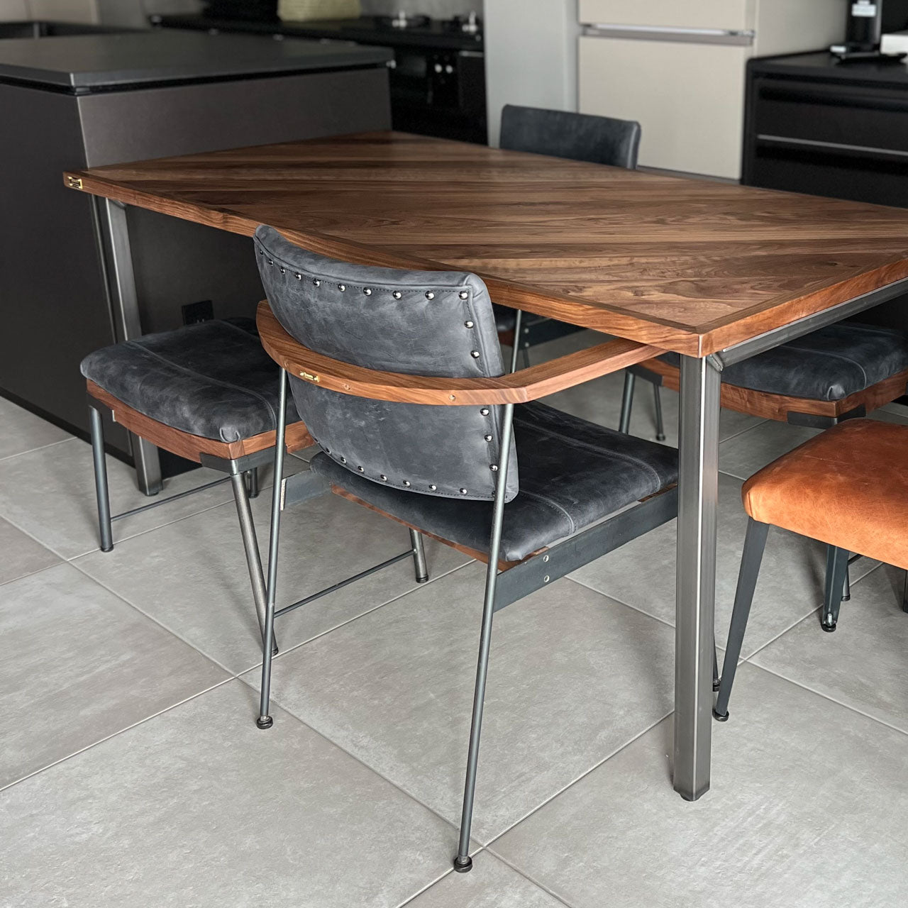 B-ARMチェア | オーダーメイドのアイアン家具を中心に数多くの