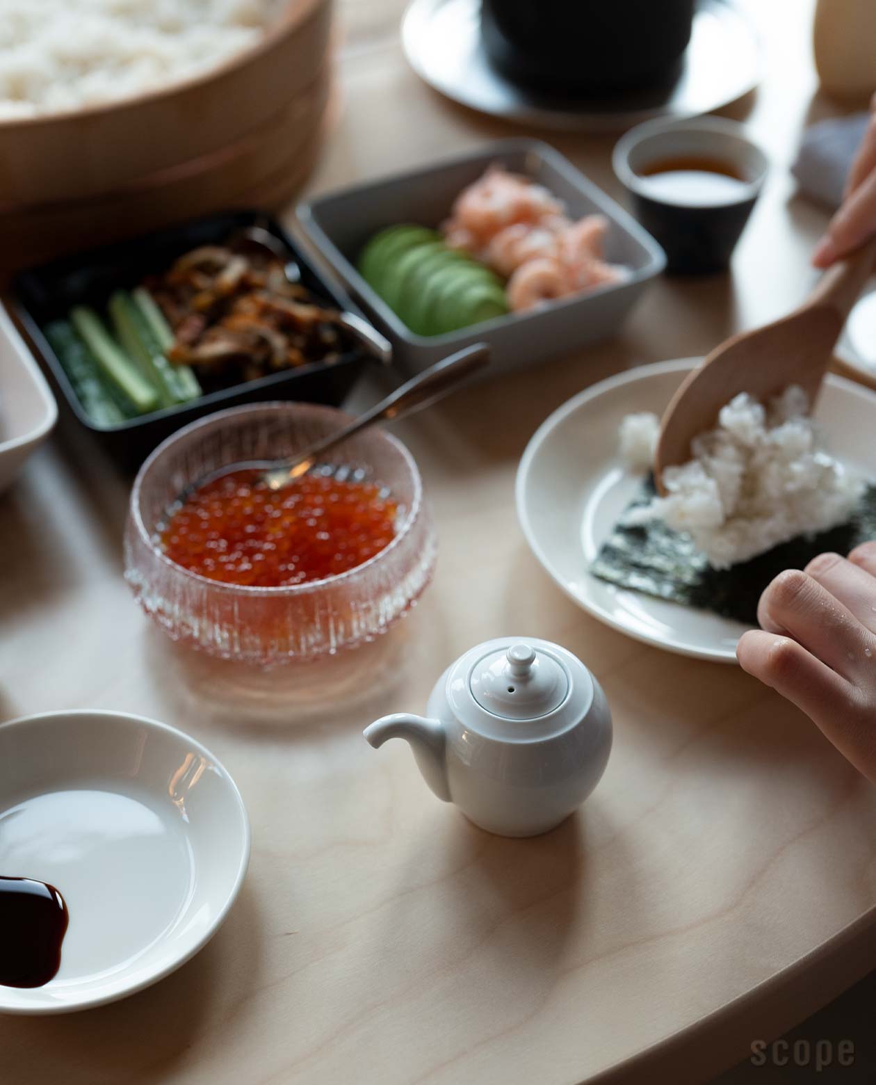 東屋 醤油差しNo.2 ＋ 春菊七福神 scope 東屋 醤油差しNo.2 ＋ 春菊