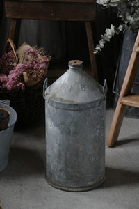 味わい深い雰囲気が素敵なブリキ缶 イギリスアンティークガーデニング