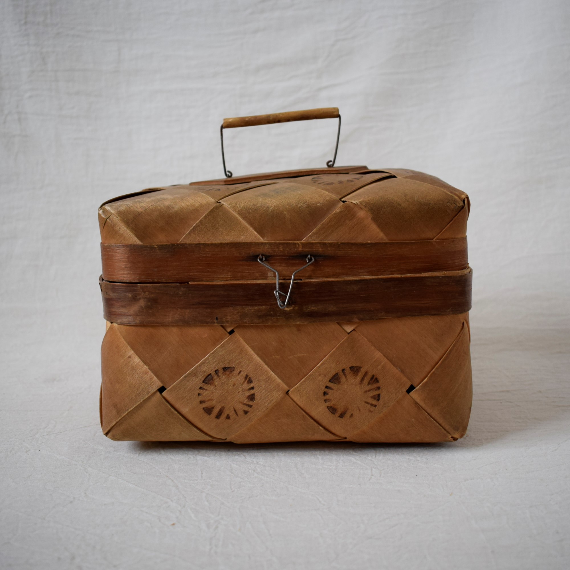 スポーンコリ・Spånkorg / ハンドル・蓋付き | florantik