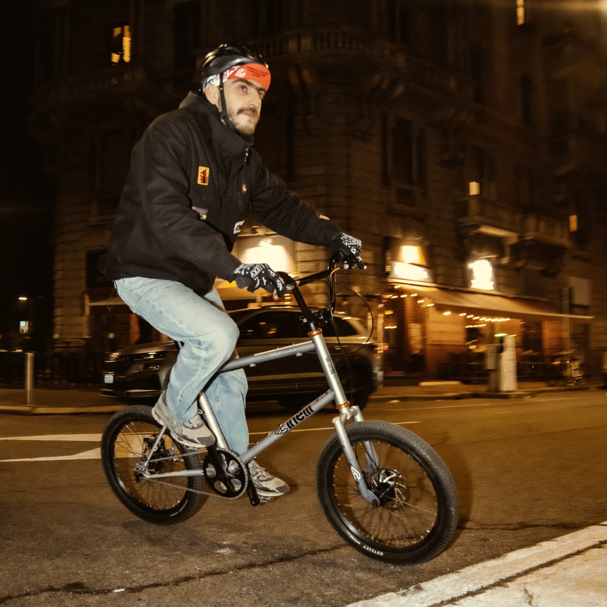 ベストセラー「ジデコ」の「シルバーブートレッグ」、「トゥットミニ