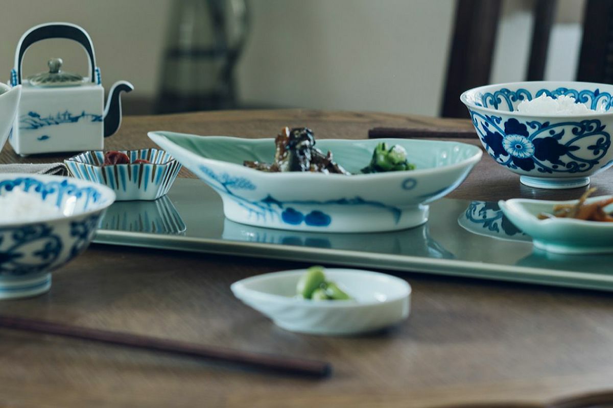 染付菊唐草 反3.8飯碗 | 有田焼 深川製磁｜公式オンラインストア