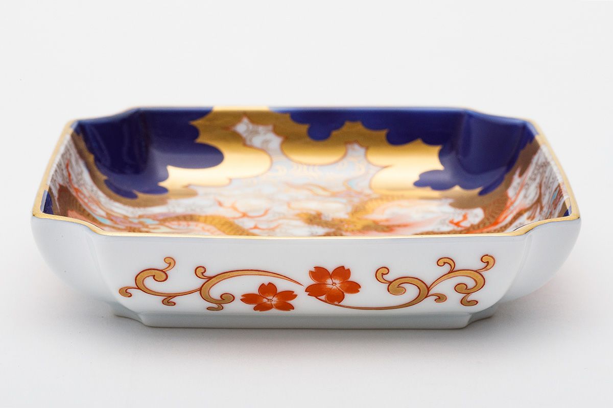 染錦金彩雲竜 角4号飾皿 | 有田焼 深川製磁｜公式オンラインストア