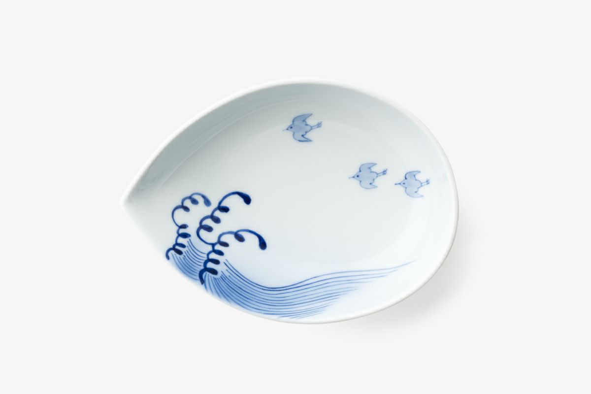 染付波千鳥 刺身皿 | 有田焼 深川製磁｜公式オンラインストア