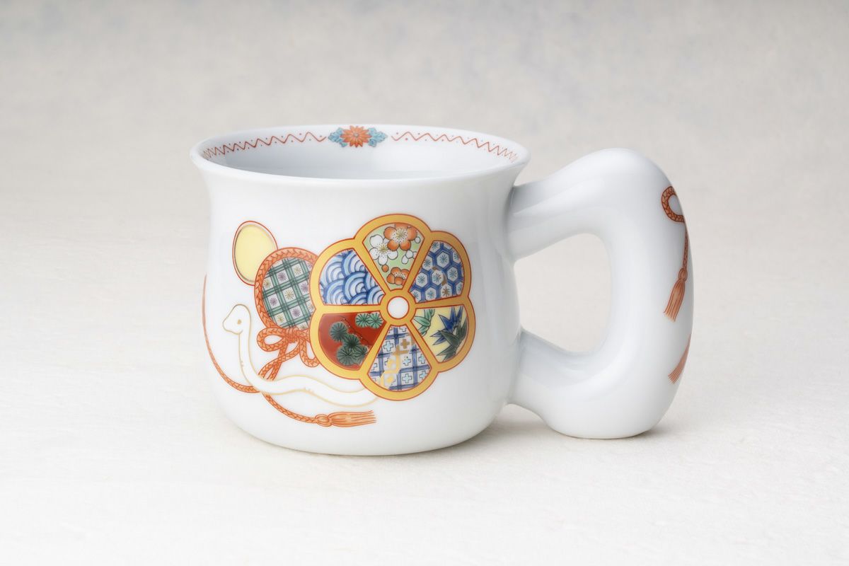 染錦桜鯉 花型ワインカップ | 有田焼 深川製磁｜公式オンラインストア