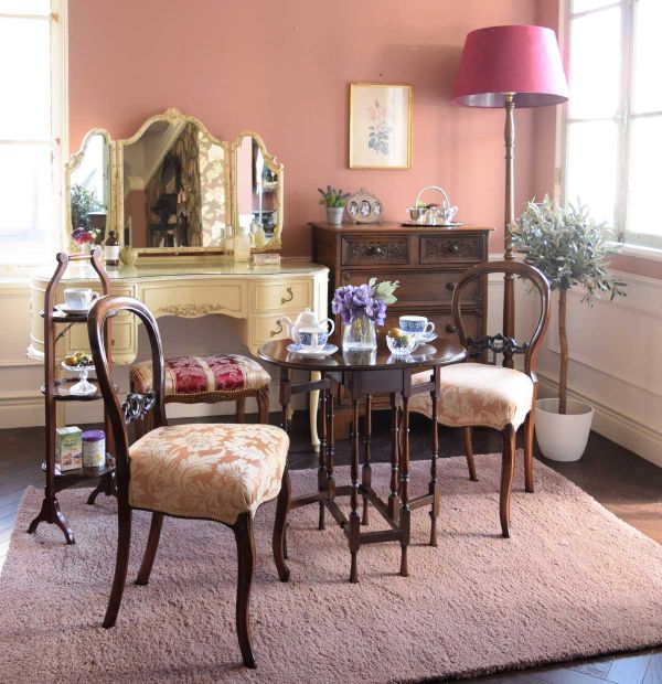 フランスのアンティーク家具、美しい三面鏡の白いドレッサー(q-1575-f