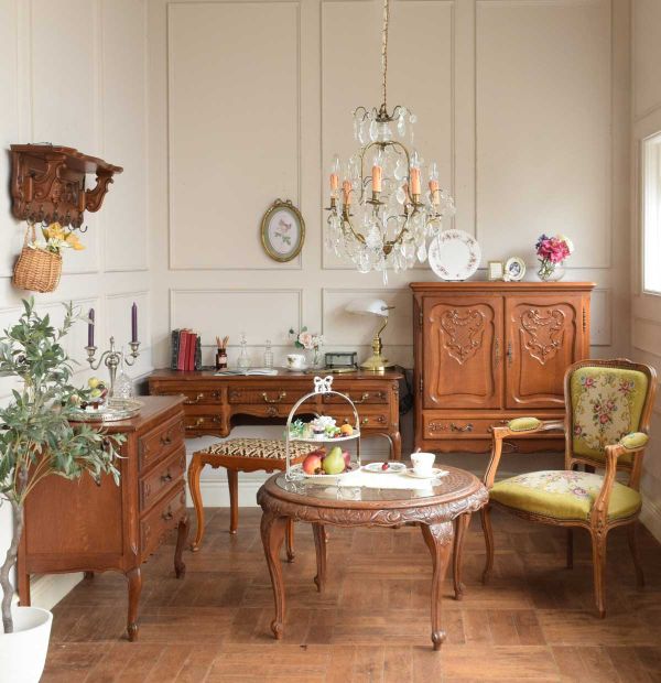 フランスのおしゃれなウォールシェルフ、優雅な彫のアンティーク