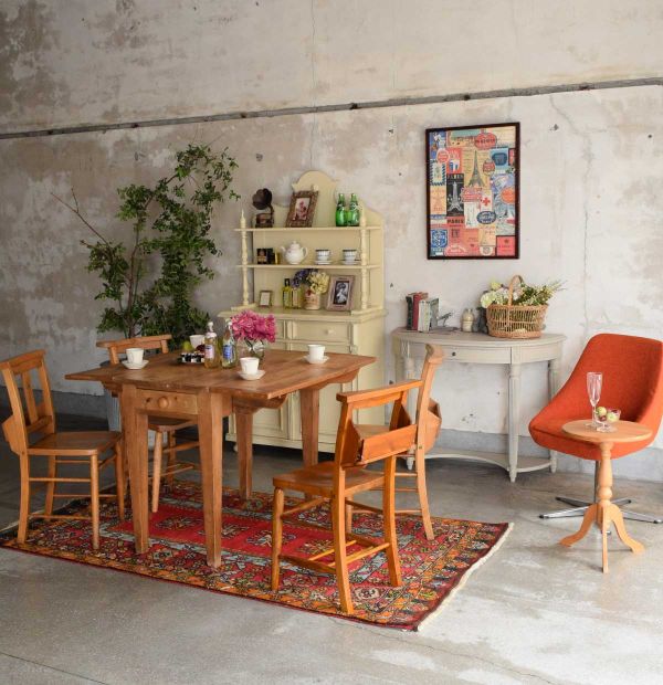 1点もののビンテージのトライバルラグ、トルココンヤのおしゃれな絨毯