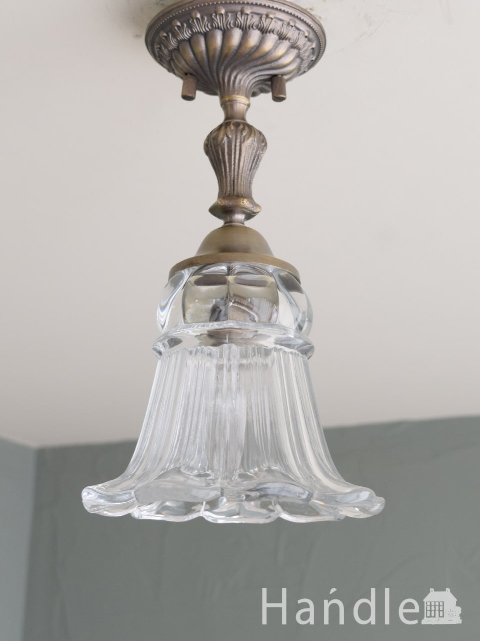 ストライプ模様のガラスシェードがおしゃれなHandleオリジナルの