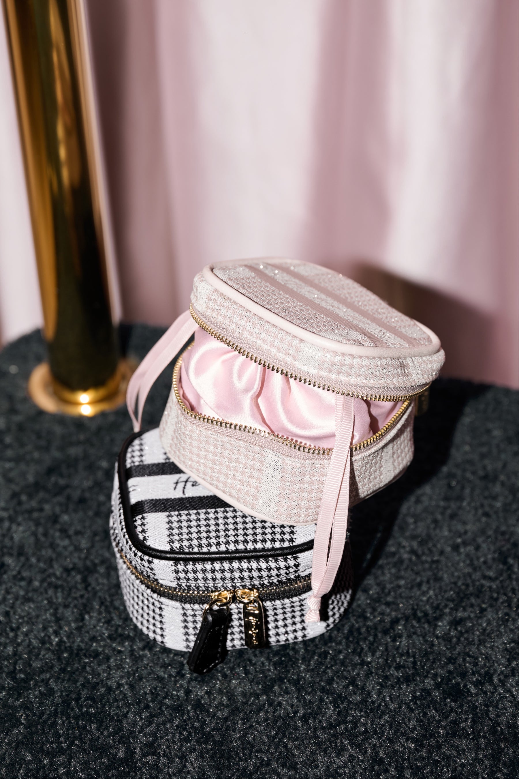 HLT Jacquard Jewelry Case