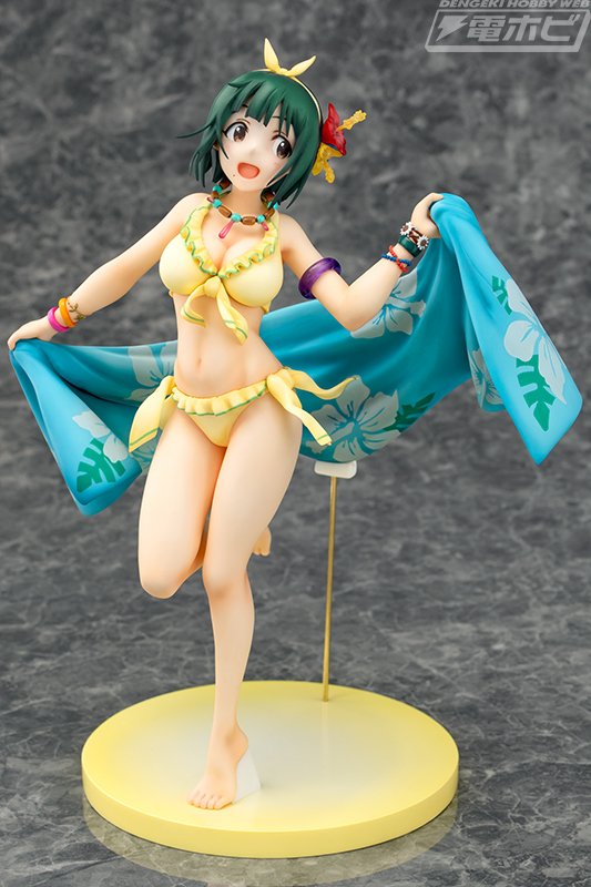 アイドルマスター』音無小鳥がバカンスを楽しむ水着姿でファット