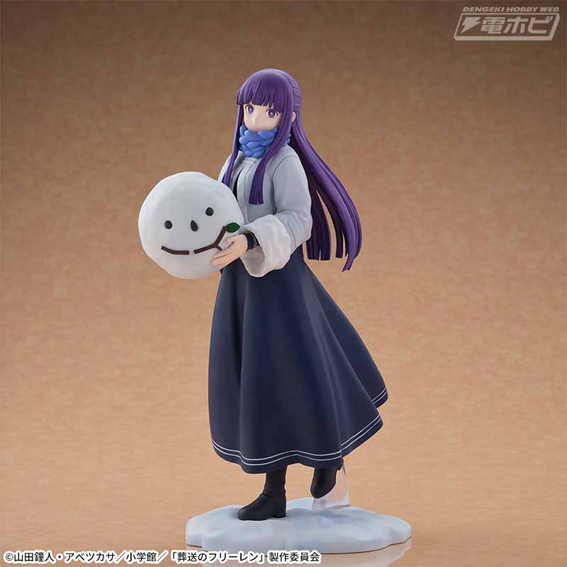 TVアニメ『葬送のフリーレン』より雪遊びに興じる「フリーレン