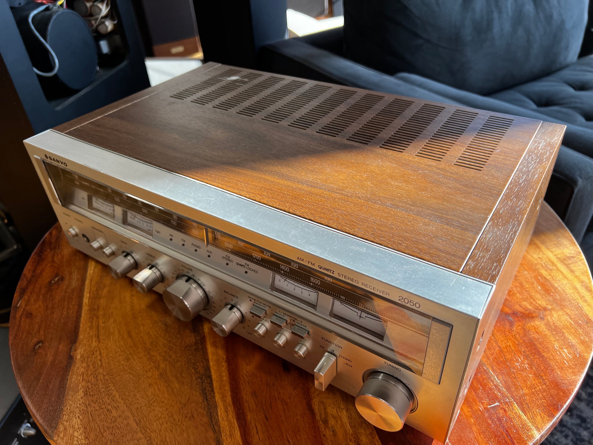 Sanyo 2050 Stereo Receiver, Under-the-Radar Style - SOLD – Holt