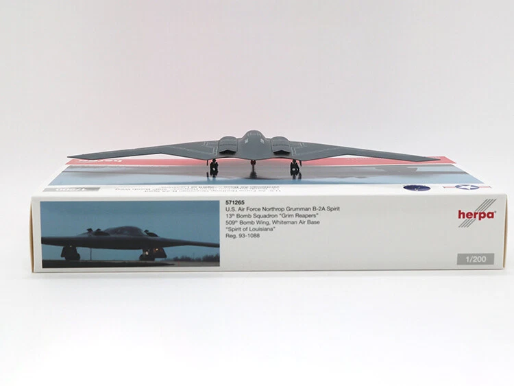 new 1/200 Louisiana Spirit B-2A Stealth Strategic Bomber Model
