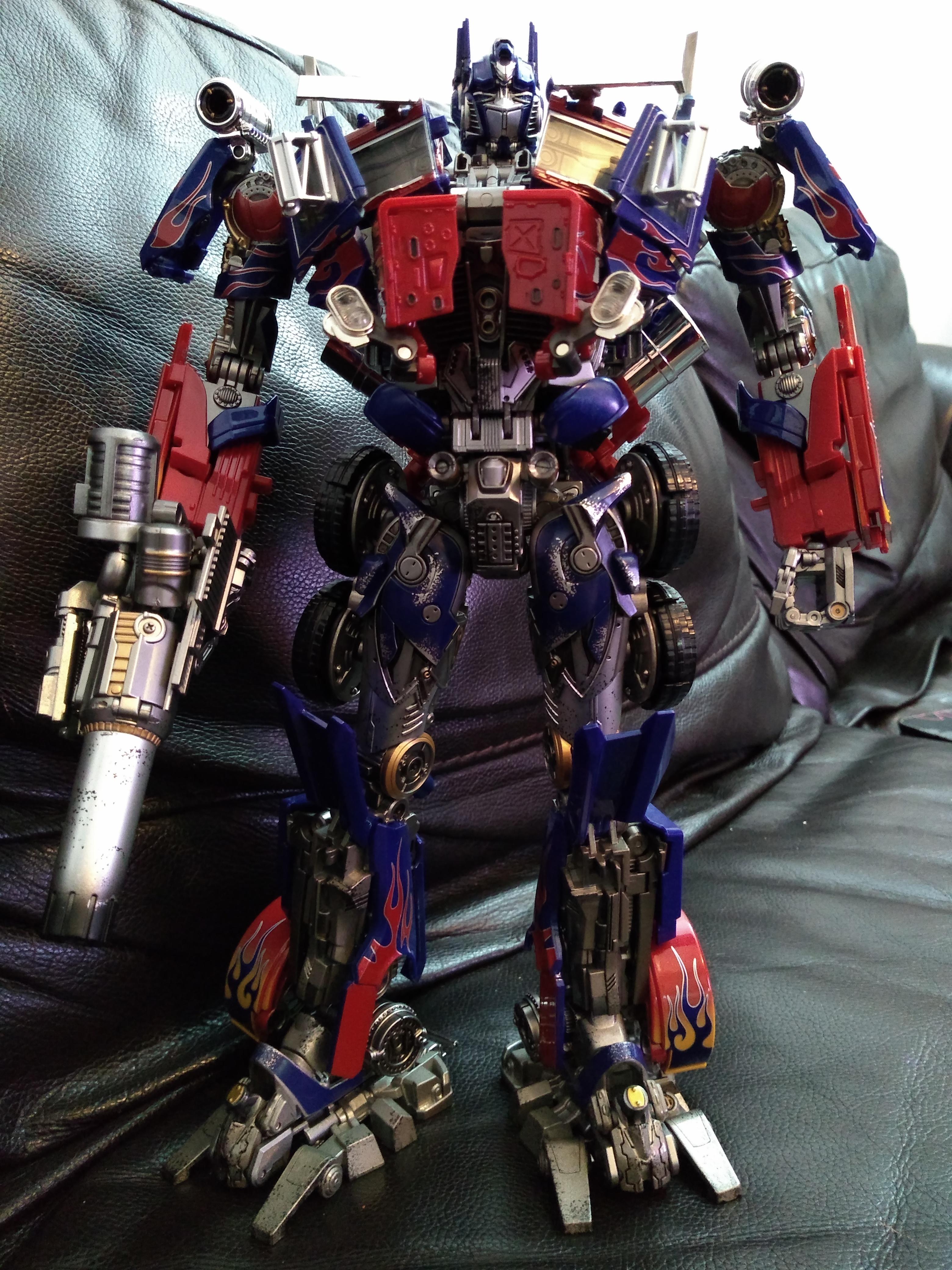 ブラックアップル/魏将オプティマスプライム : r/transformers