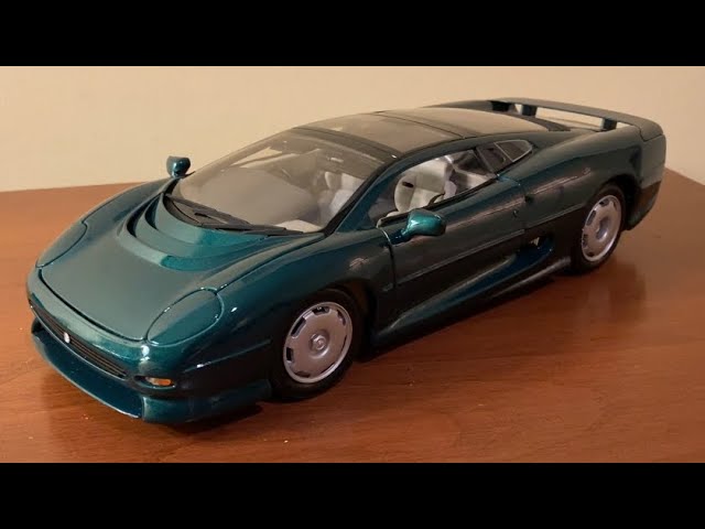 Maisto 1992 Jaguar XJ220 Review (Scale 1/18) - YouTube