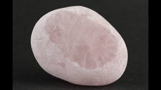ローズクォーツ(紅水晶)原石 磨き63g / Rose Quartz - YouTube