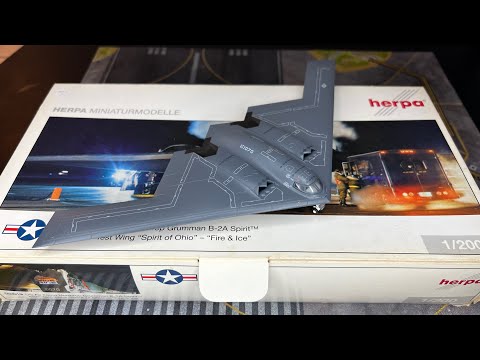Herpa B-2A Spirit 1/200 Unboxing - YouTube
