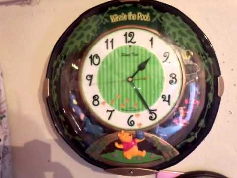 SEIKO〔DisneyTime〕FW543Bくまのプーさん 掛け時計 - YouTube