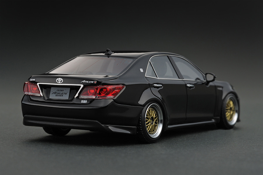 IG0393 1/43 Toyota Crown Athlete G Black | LINE UP | ignition