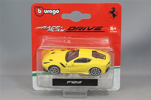 ブラゴ 1/64 フェラーリ F12 tdf イエロー