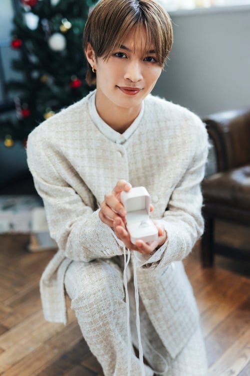 美 少年・那須雄登ひざまずいて指輪をプレゼント、「ちゃお」で