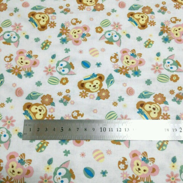 ダッフィー・シェリーメイ・ジェラトーニ柄生地・幅143×50㎝単位