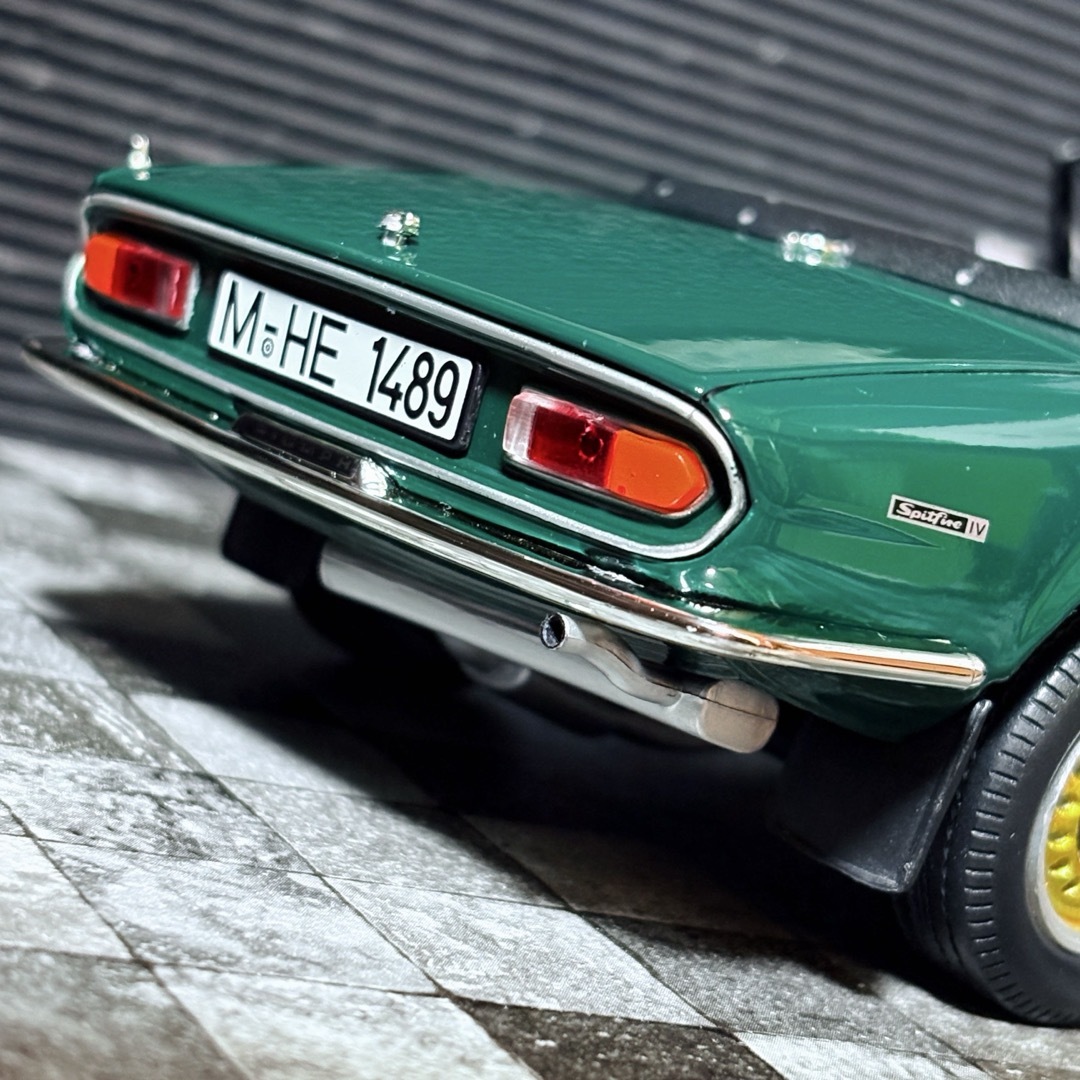 SUNSTAR - ワンオフカスタム 1/18 SunStar トライアンフ