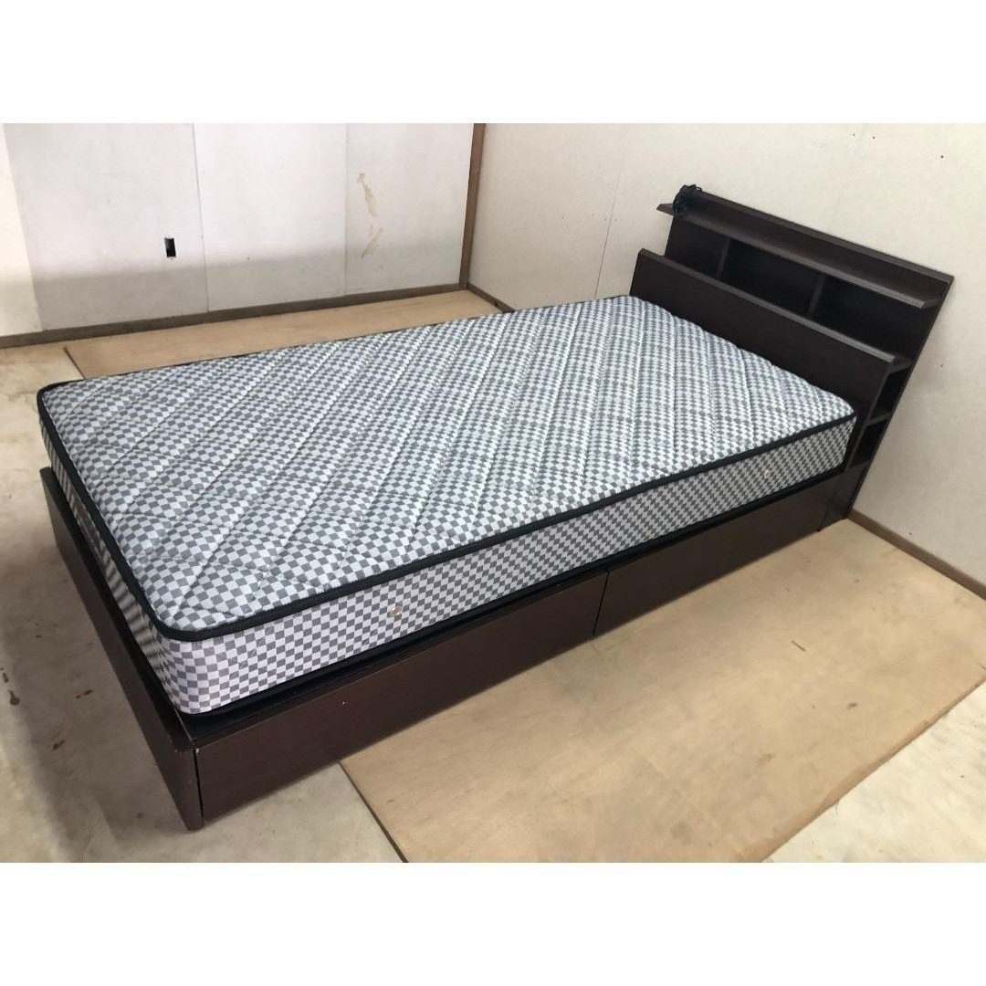 送料無料【収納付・マットレスセット】マナベ シングル 宮棚コンセント