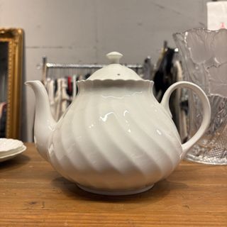 WEDGWOOD - ウェッジウッド テーブルクロス ワイルドストロベリー 白
