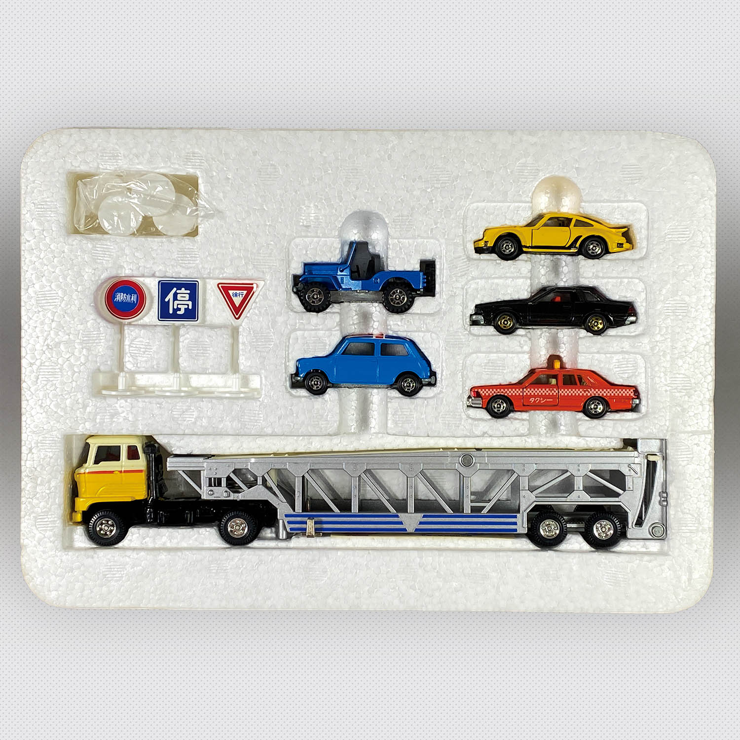 6821] トミカ カートランスポーターセット