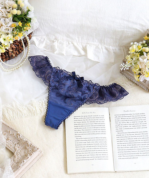 イリーナ Tバックショーツ（2002424412） | Risa Magli