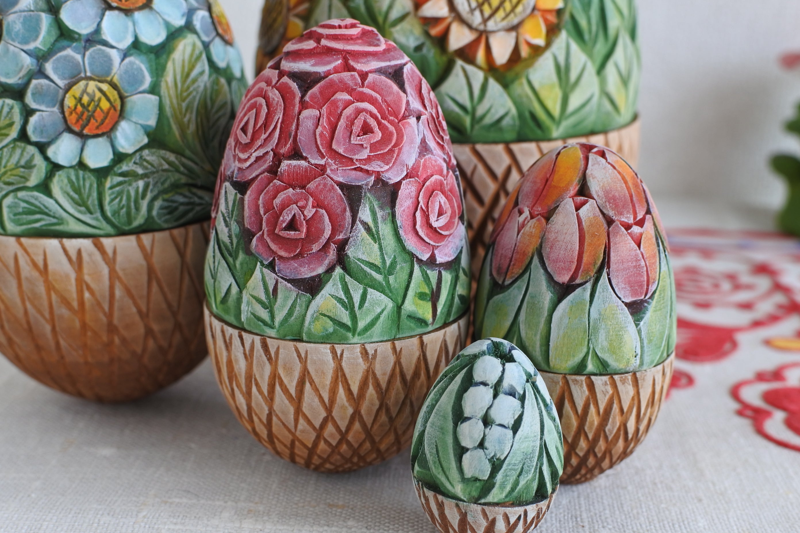 カービングマトリョーシカ 花かご 5ピース 卵型 ヒマワリ カミツレ