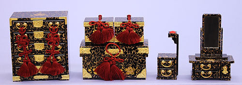 雛人形・雛道具三つ揃え・対鏡 25号三つ葉盛上（木製） – 寿鳳人形の東芸