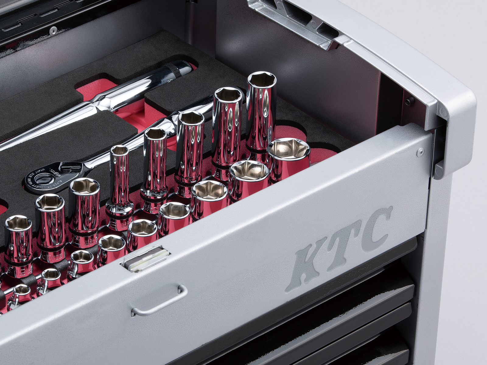 ネプロスツールセット［42点］名前入りツールセット | KTCツール