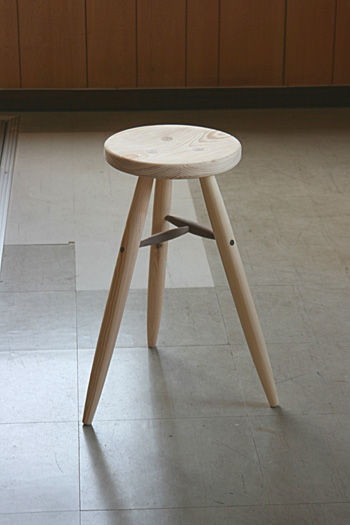 3本脚スツール（選択作品） | 木工教室ブログ