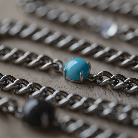 スリーピングビューティーターコイズTitaniumブレスレット – Mays