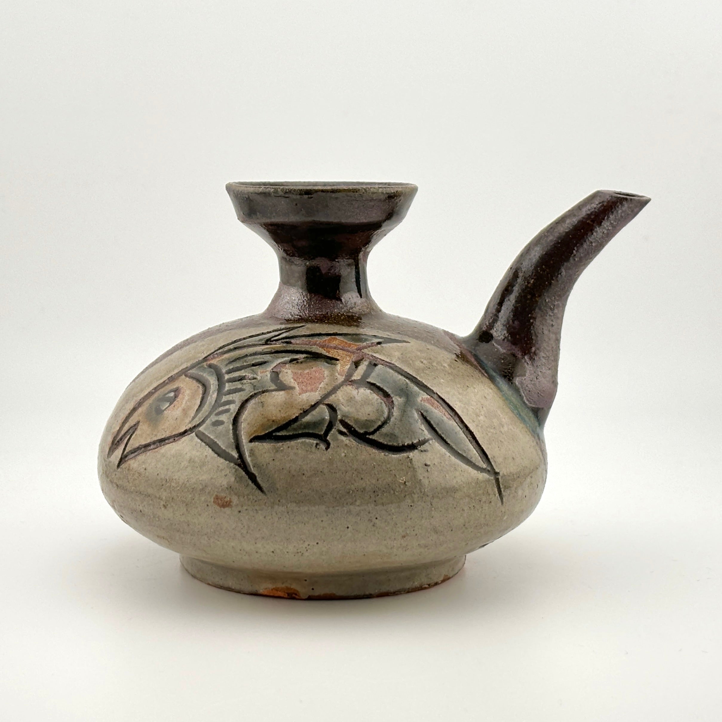 壺屋焼 人間国宝 金城次郎作 魚文カラカラ （笑う魚） – 生活民芸 なかむた