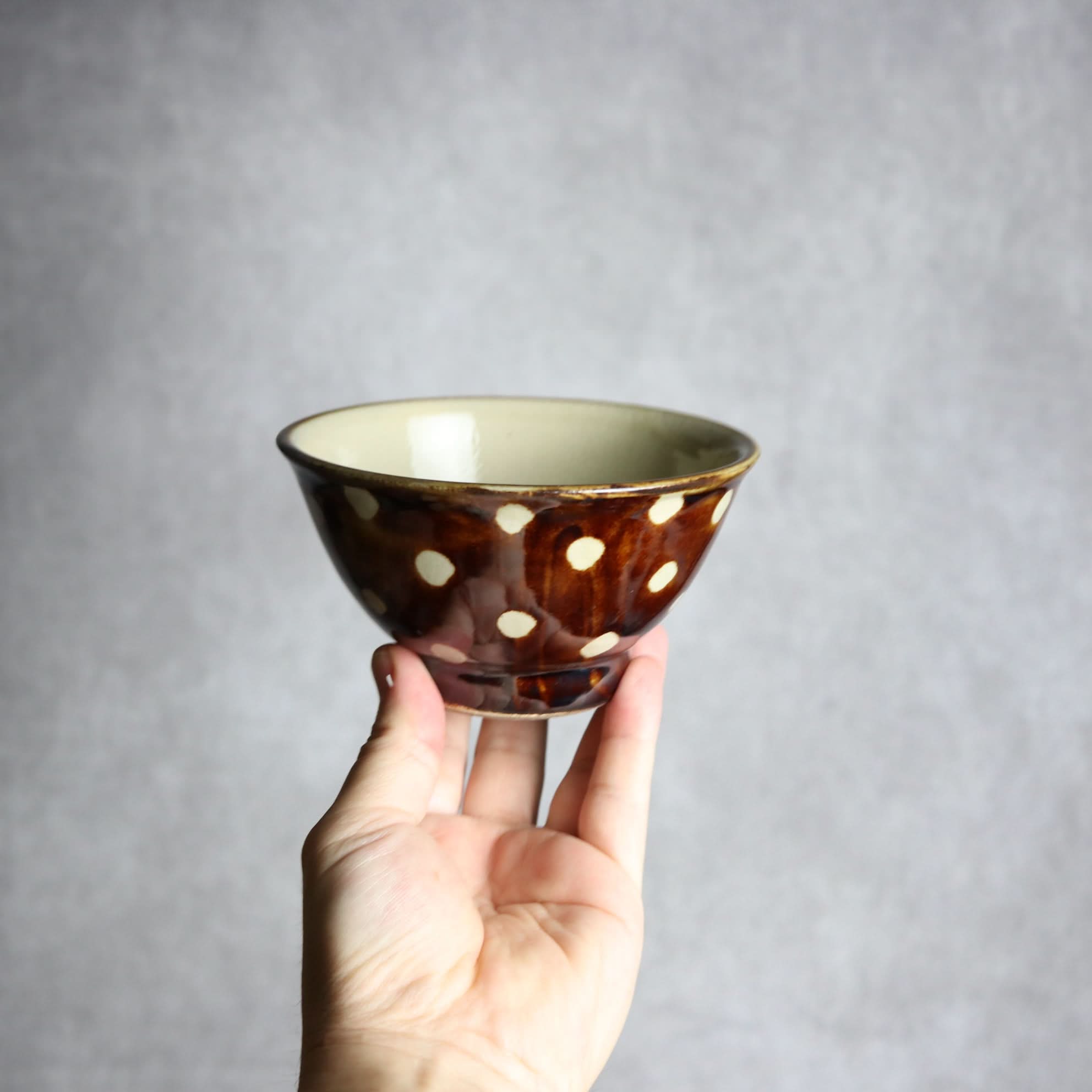 4寸マカイ 飴釉 蝋抜 点打 やちむん 陶器 真南風工房｜真南風工房