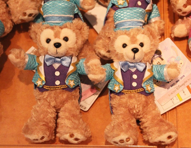 ダッフィーにパイレーツ！この夏TDSでゲットしたい「ぬいぐるみバッジ