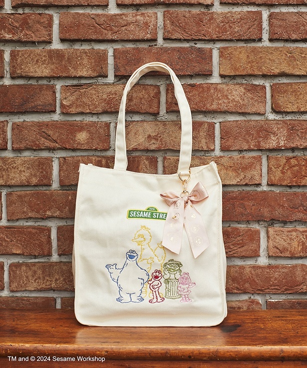 セサミストリートが「Maison de FLEUR」と初コラボ！フェミニンな