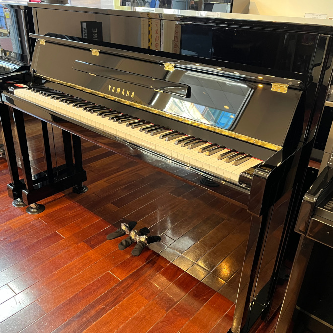 中古》b113 ヤマハアップライトピアノ | 中古アップライトピアノ