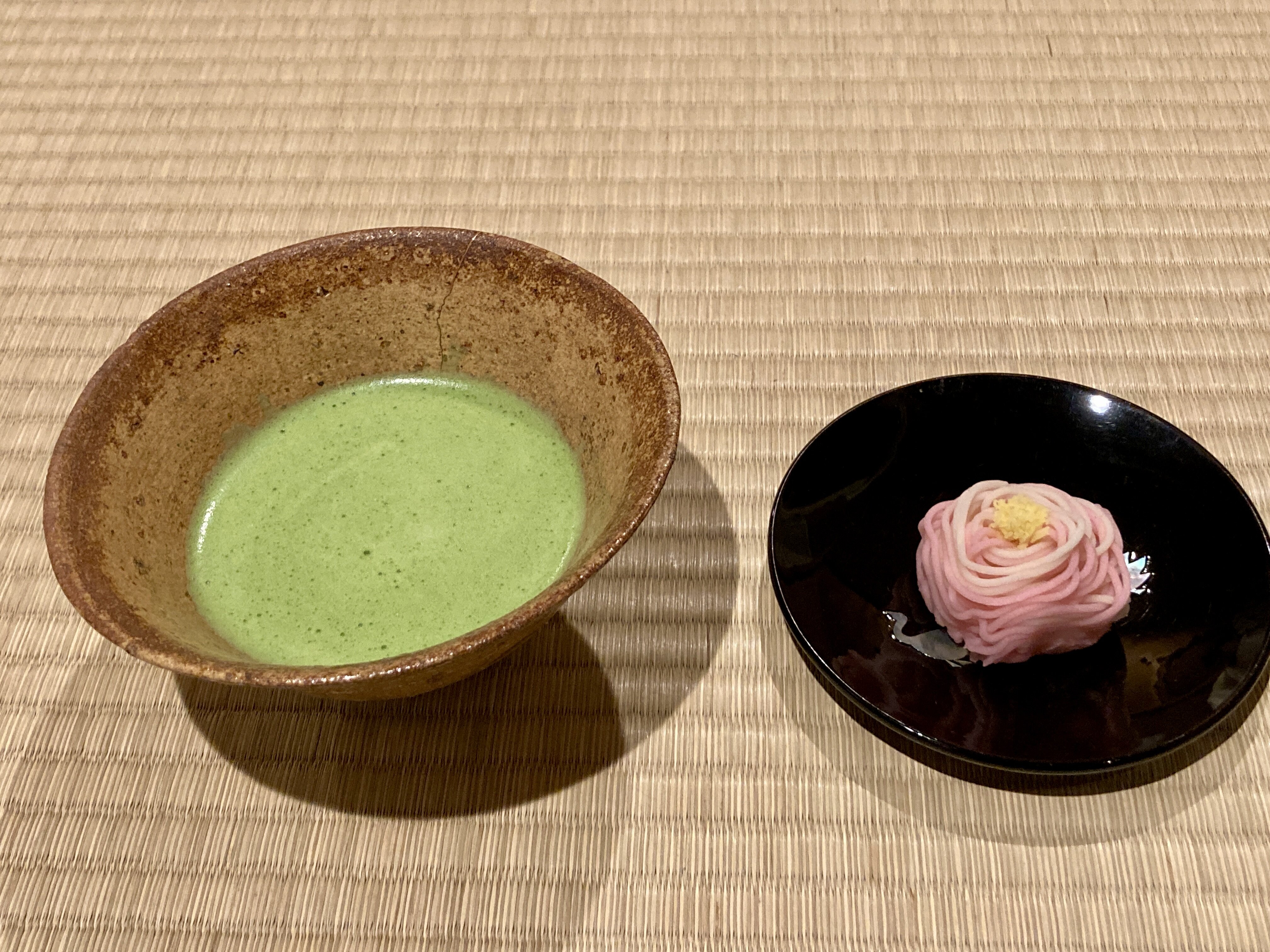 一器・一花・一菓 「枯野の一葉」黄伊羅保 お薄の茶碗なら最上だが