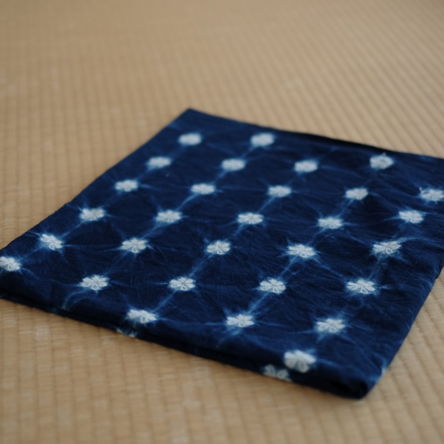 時代 白族 胡蝶絞り 藍染大布 (20世紀) – 逢季荘