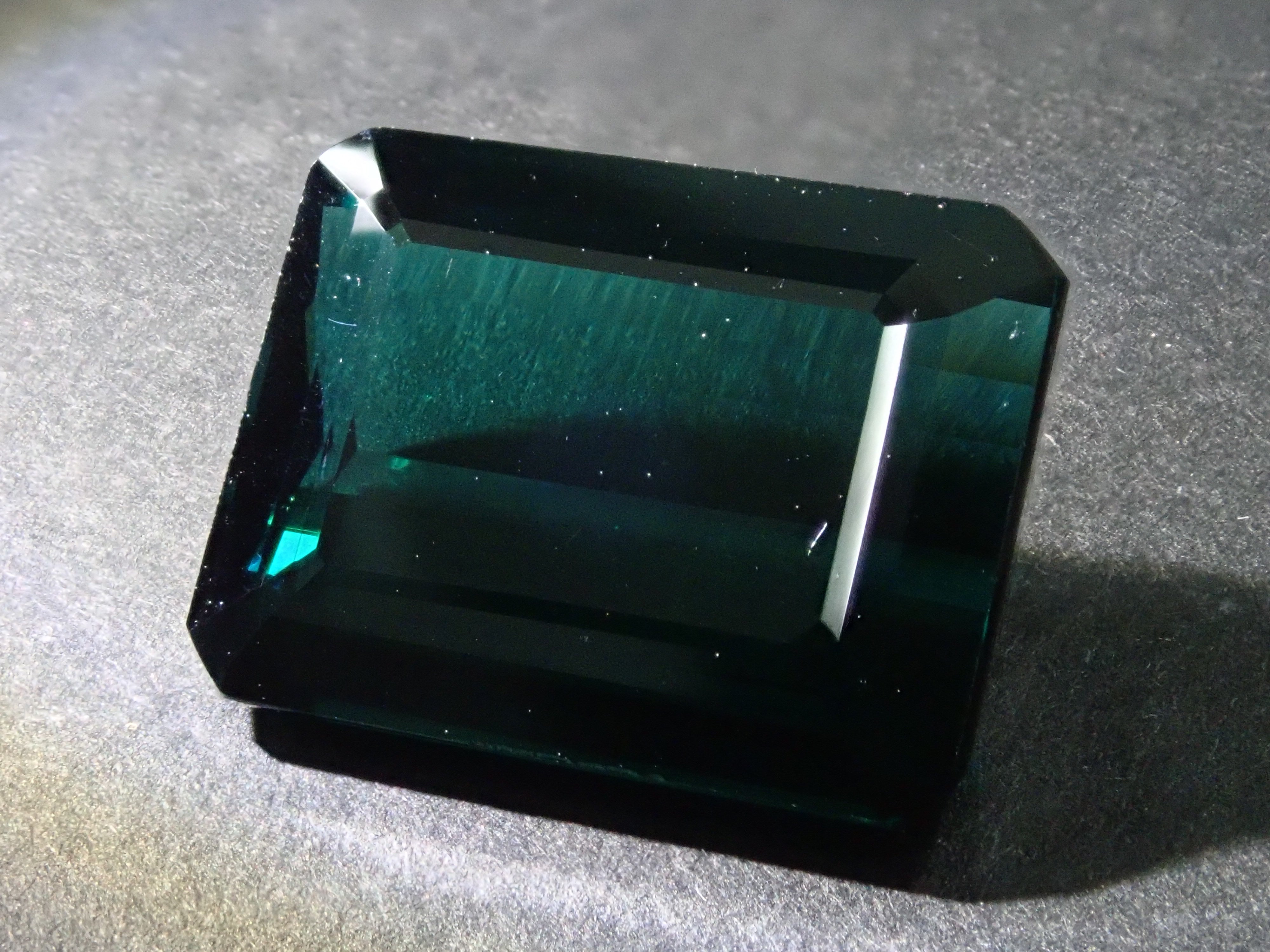 ブラジル産グリーントルマリン 9.537ctルース