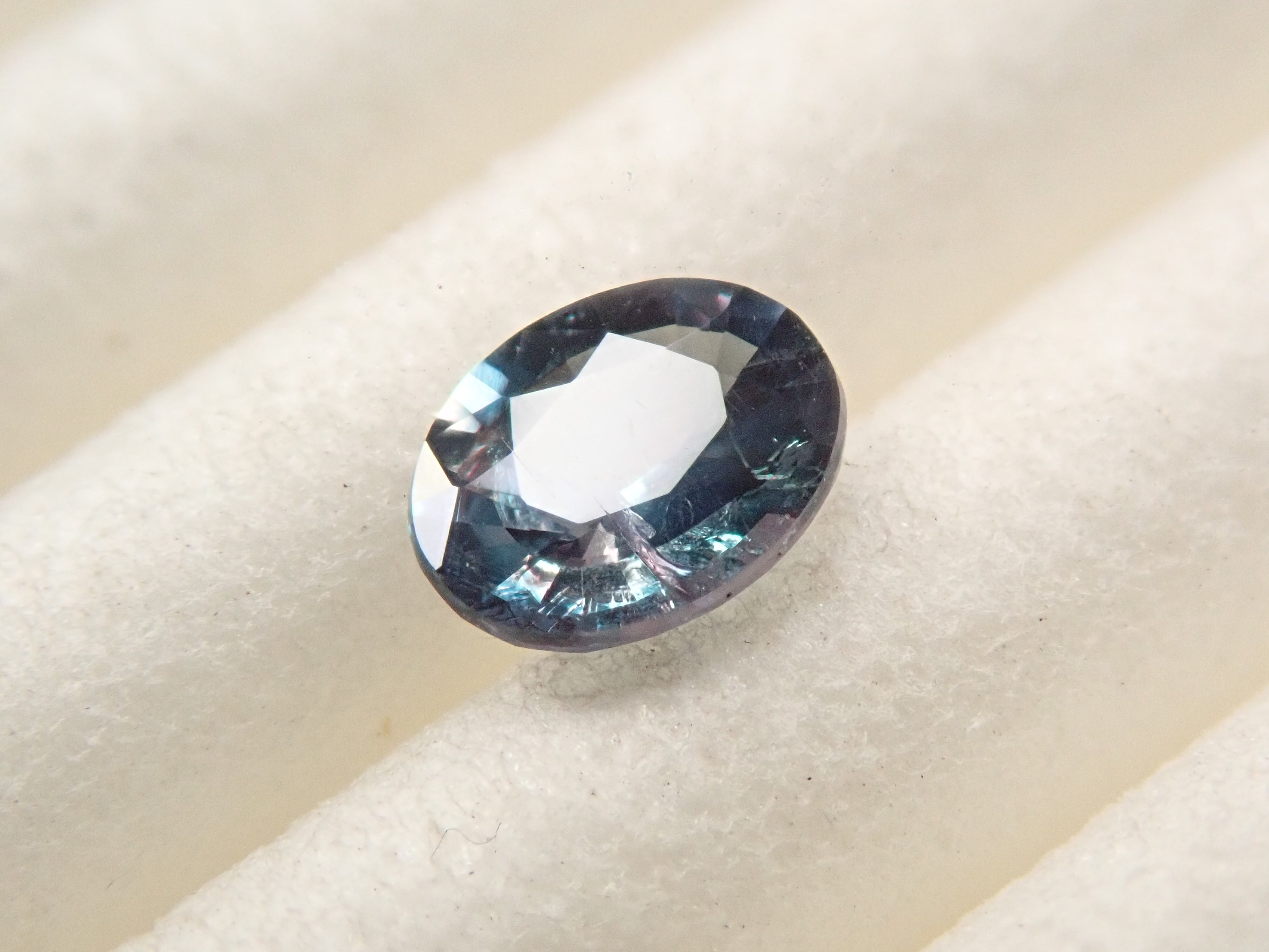 ブラジル産アレキサンドライト 0.180ctルース GIA