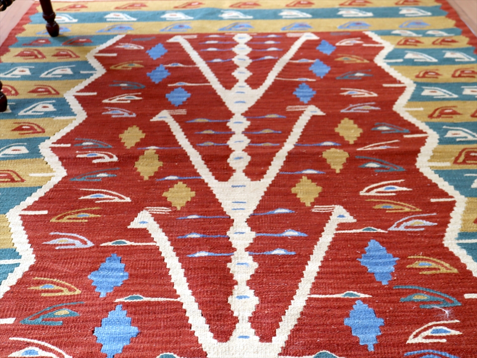キリムスタイル / トルコの手織りキリム ウシャク170×117cm 生命の樹