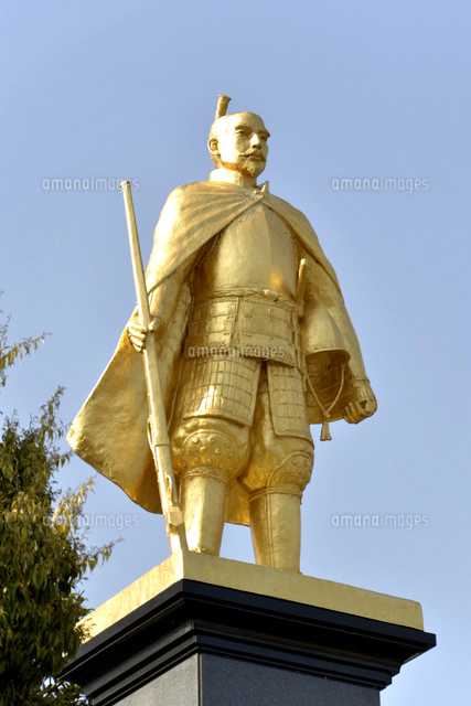黄金に輝く織田信長像[10834001020]の写真・イラスト素材｜アマナ