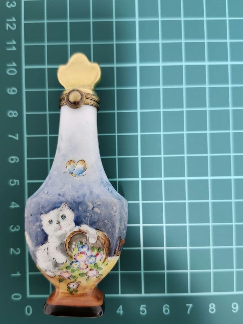 リモージュボックス 猫と花のデザイン陶器香水瓶